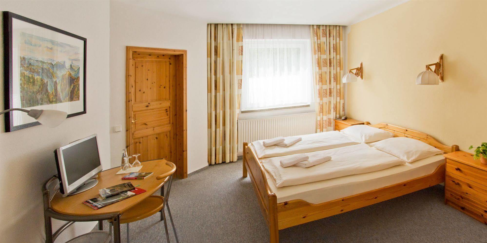 Hotel Garni Grundmuehle Bad Schandau Exterior photo